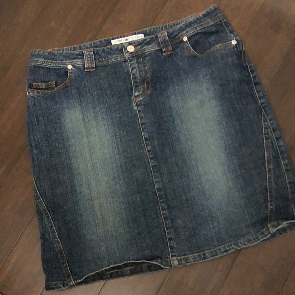 Tommy Hilfiger blue denim stretchy skirt. EUC! - Picture 1 of 5